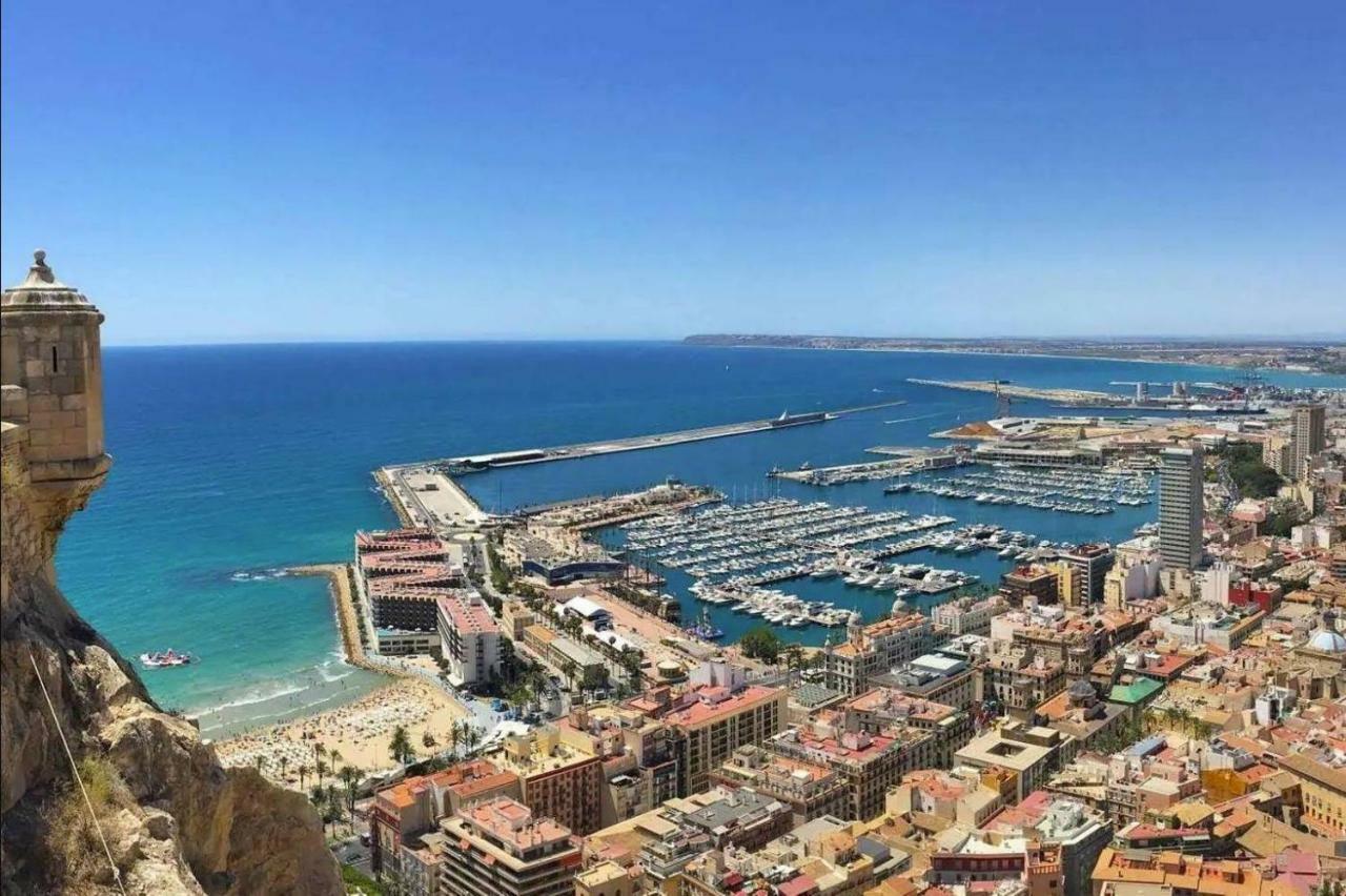 Atico Con Terraza En El Centro De Alicante Apartment Bagian luar foto